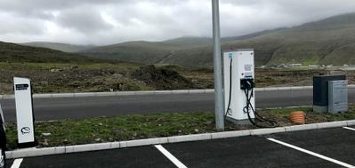 Nú kann elbilurin løðast á flogvøllinum