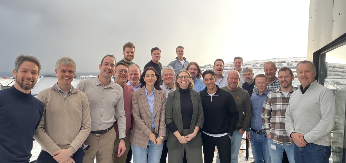 Schiphol og Schneider leita sær íblástur frá Sev