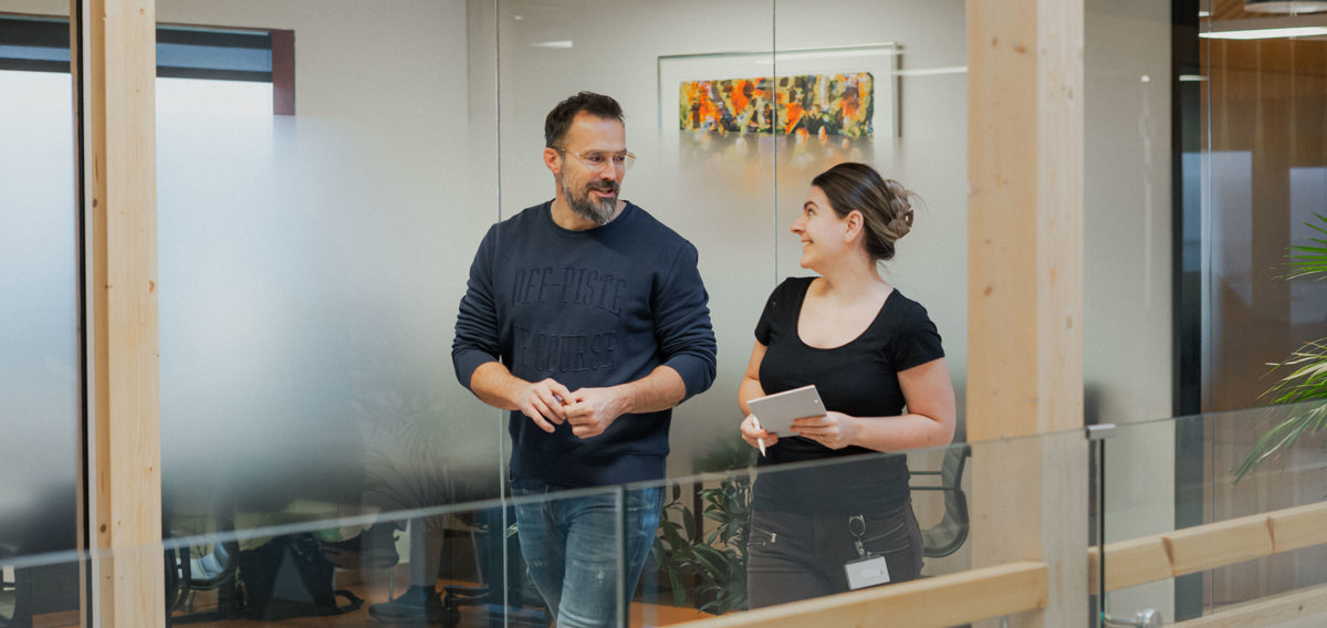 Starvsfólk til kundatænastuna