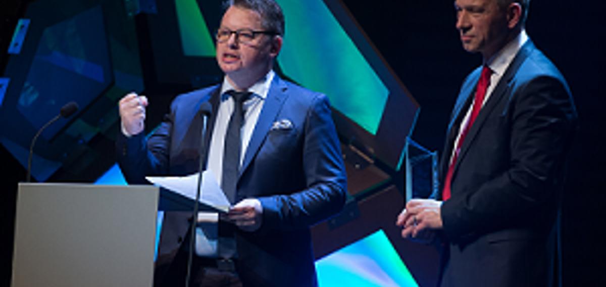 SEV-stjórin handar norðurlendsku umhvørvisvirðislønina