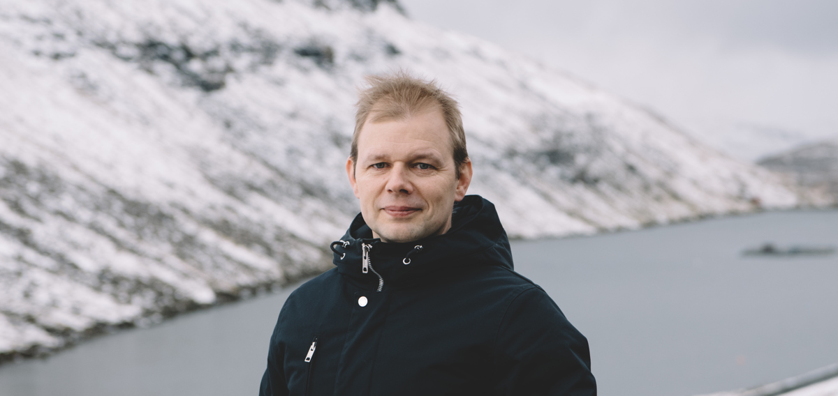 Fráfarandi formaðurin við inniligari áheitan um betri samstarv