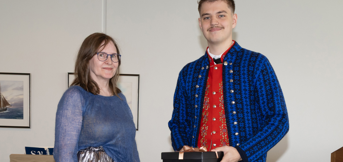 Petur Ovi fekk grindaknívin